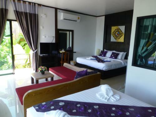 Hotel Kathalee Beach Resort & Spa