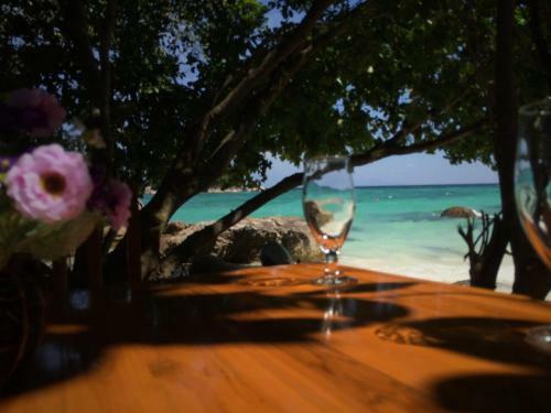 Hotel Kathalee Beach Resort & Spa