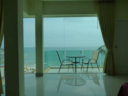 Hotel Samui Beach Resort
