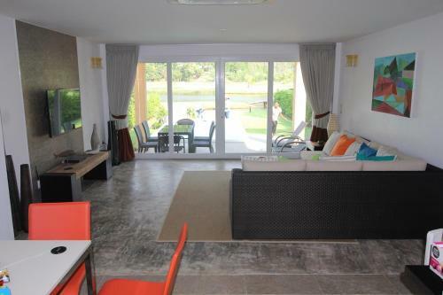 Koh Chang Beach Villas At Siam Royal View