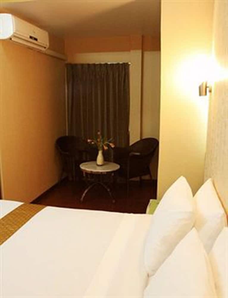 Lodge Shadi Home & Residence