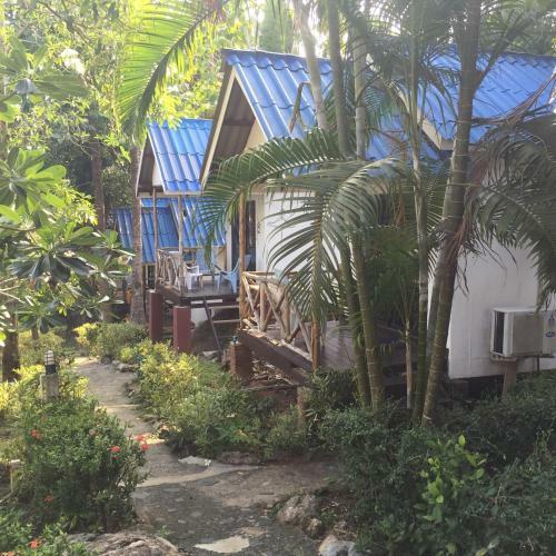Hotel Lonely Beach Resort