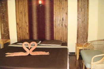 Hotel White Sand Beach Resort