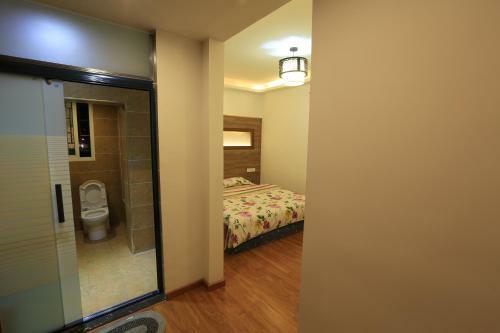 Hostal Fenghuang Ancient City Jiaxing Inn