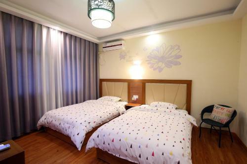 Hostal Fenghuang Ancient City Jiaxing Inn