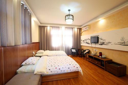 Hostal Fenghuang Ancient City Jiaxing Inn
