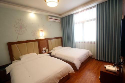 Hostal Fenghuang Ancient City Jiaxing Inn