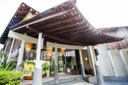 Hotel Chantaramas Resort & Spa