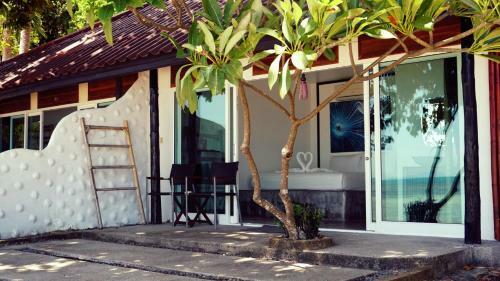 Hotel The Bay Resort & Restaurant