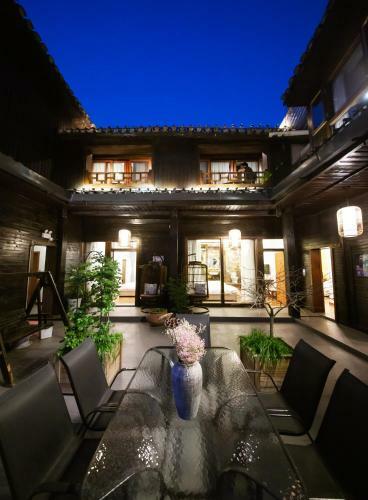 Posada Fenghuang Jianghu Inn