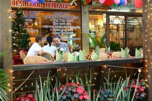 Bangkok Sahara Hotel