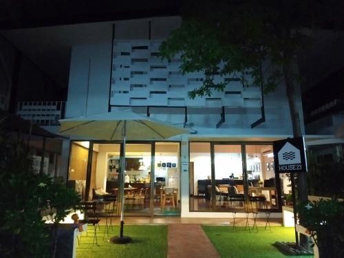 Albergue House23 Hotel