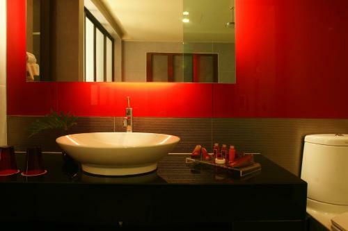 Hotel Z Through By The Zign