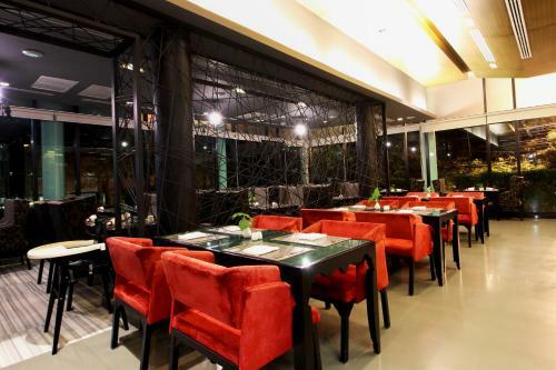 Hotel Z Through By The Zign