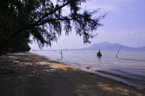 Hotel Racha Sunset Resort