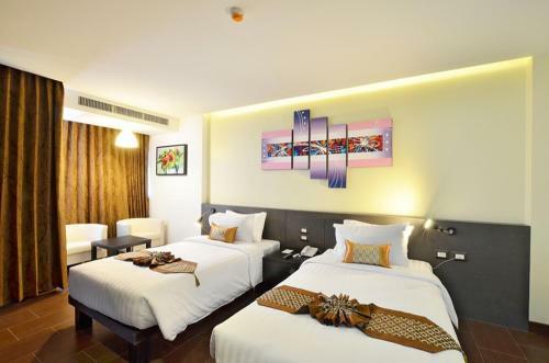 Hotel Lakkhana Poolside Resort