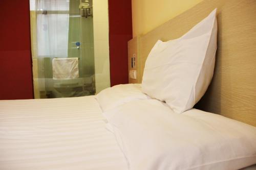 Hotel Hanting Express Wuhan Jiang Han Road Walking Street