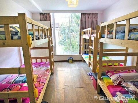 Zhuhai No.10 Youth Hostel