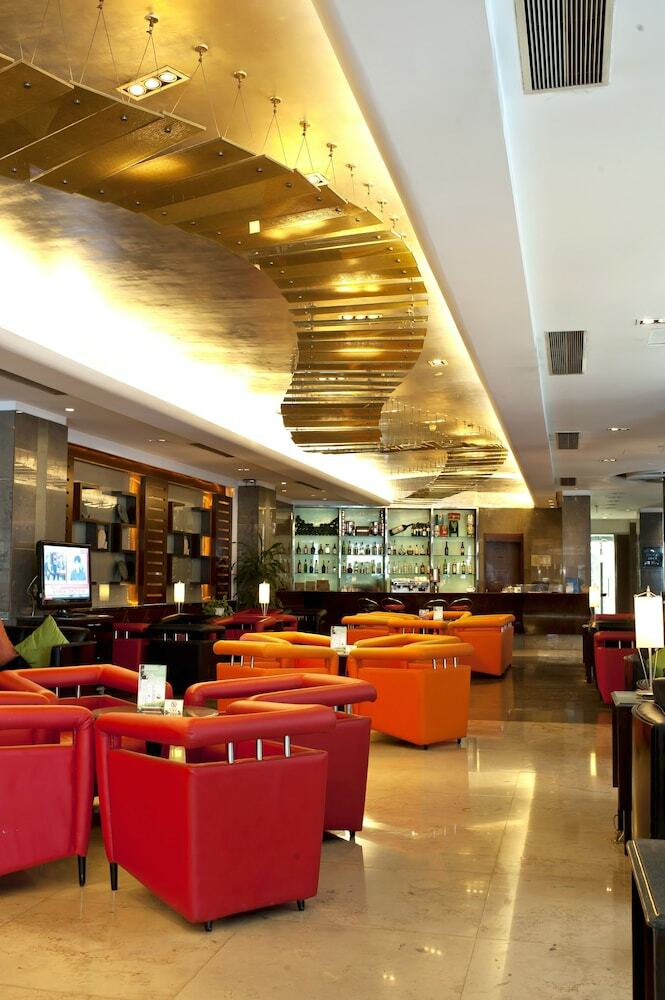 Howard Johnson Ginwa Plaza Hotel