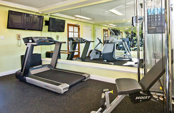 Hotel Millwood Inn And Suites