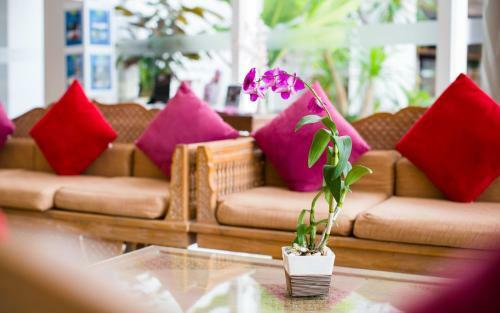 Aiyara Grand Hotel