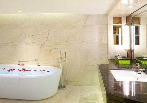 Xiamen Airlines Lakeside Hotel