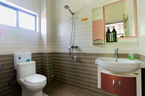 Bed & Breakfast Dragon's Den Hostel In Yangshuo