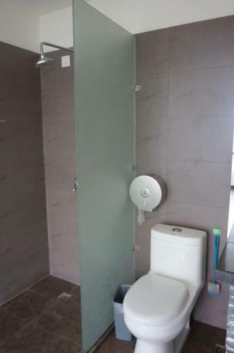 Bed & Breakfast Dragon's Den Hostel In Yangshuo