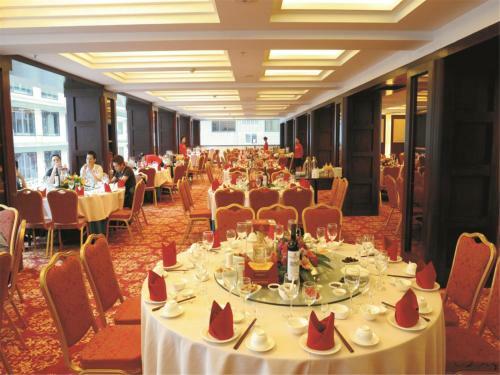 New West Street International Hotel