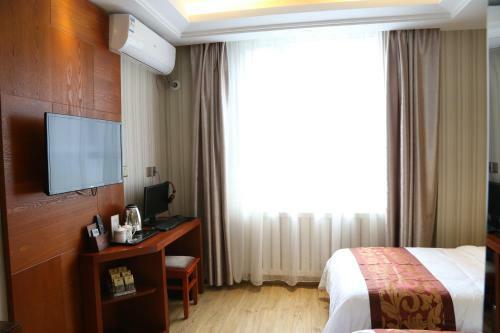 Golden Moon Business Hotel