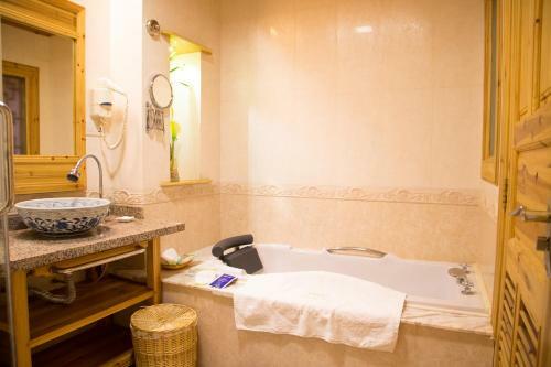 Yangshuo Rosewood Boutique Hotel