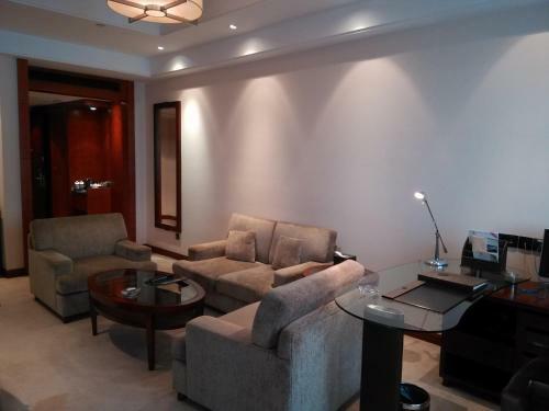Yizui Crown Hotel