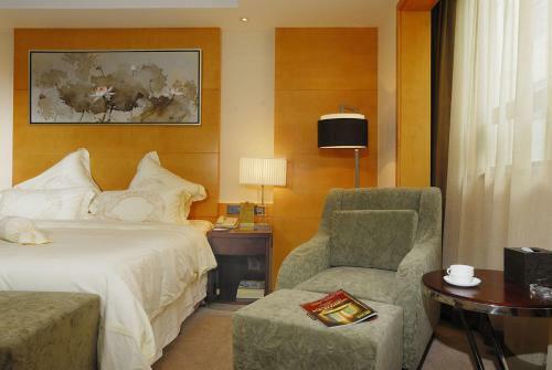 Yizui Crown Hotel