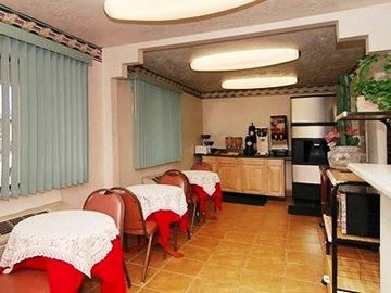 Hotel Econo Lodge East