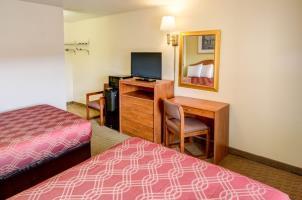 Hotel Econo Lodge East
