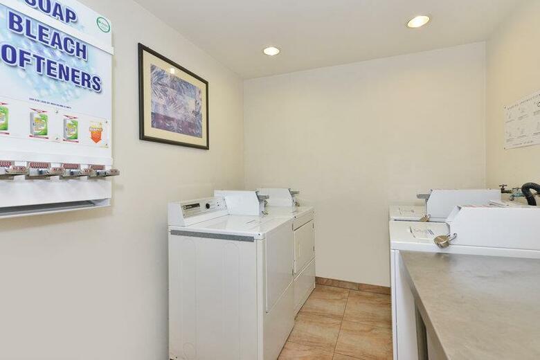 Hotel Best Western Raffles Inn & Suites