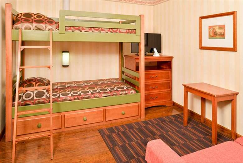 Hotel Best Western Raffles Inn & Suites