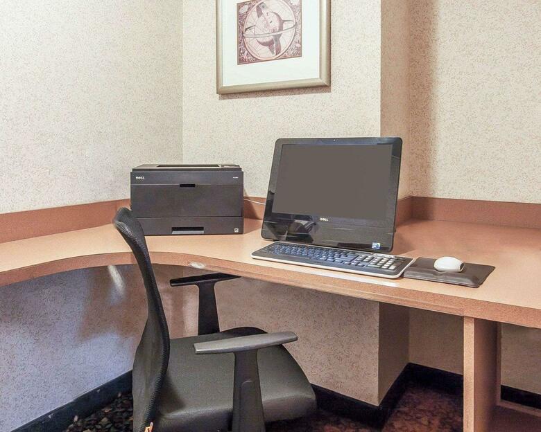 Hotel Comfort Inn & Suites