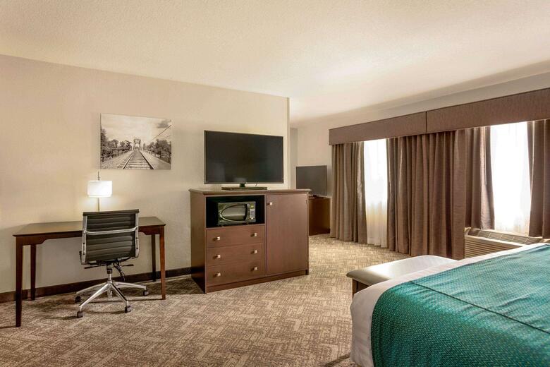 Hotel Comfort Inn & Suites