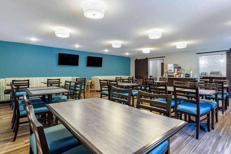 Hotel Comfort Inn & Suites