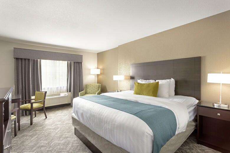 Hotel Comfort Inn & Suites