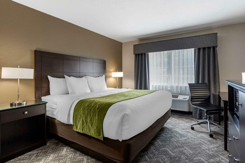 Hotel Comfort Inn & Suites