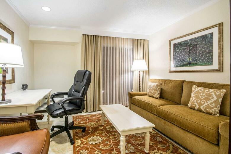 Hotel Comfort Suites Paradise Island
