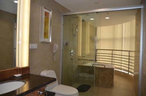 E Mei Shan Central Sunshine Hotel
