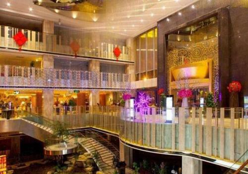 E Mei Shan Central Sunshine Hotel