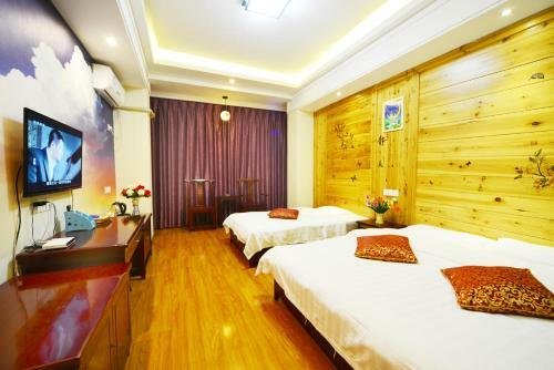 Emeishan Moon Bay Hotel
