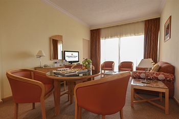 Hotel Golden Tulip Seeb Muscat