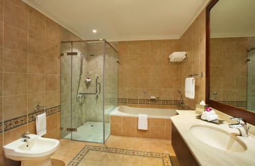 Hotel Hilton Al Hamra Beach & Golf Resort