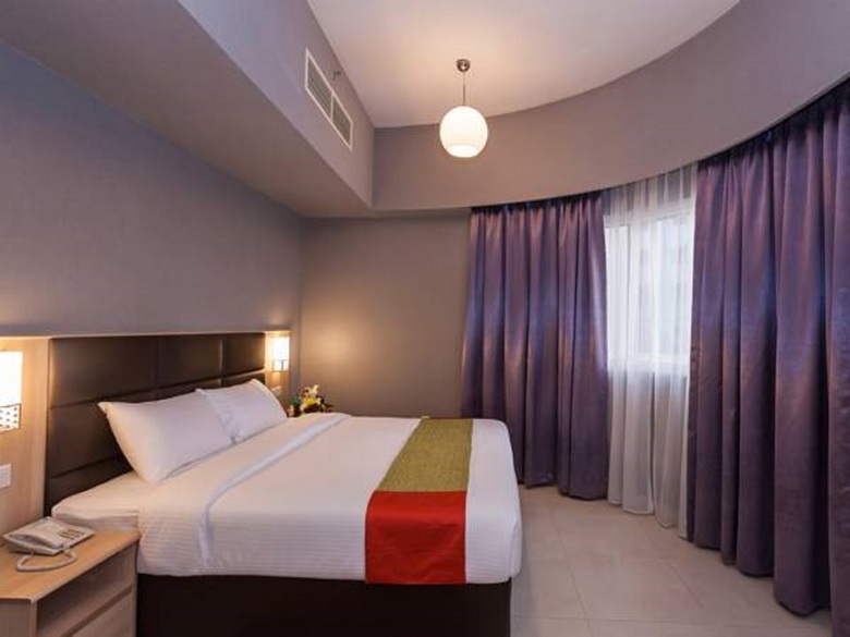 Flora Square Hotel