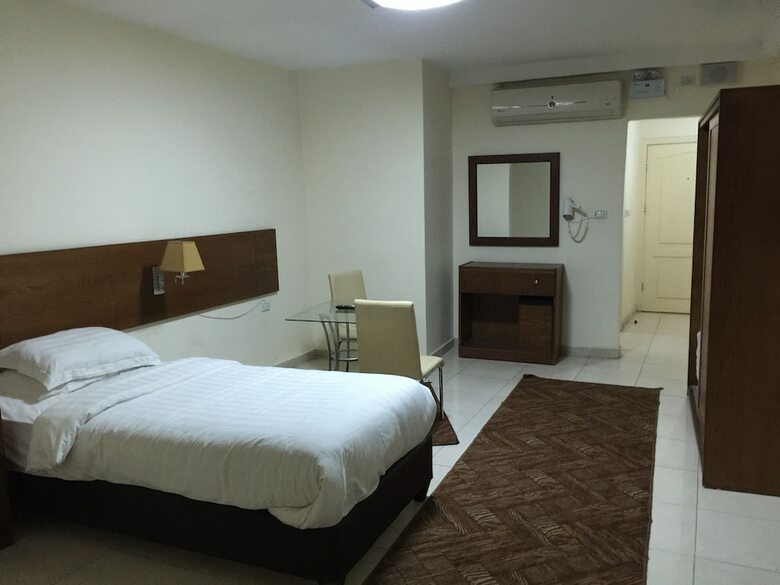 Zaina Plaza Hotel